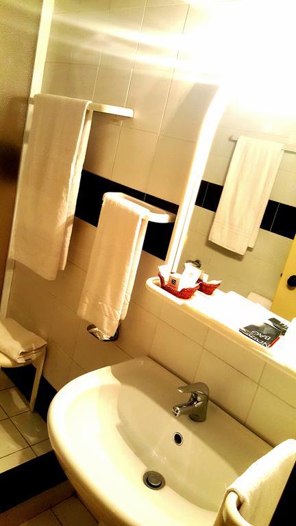 Hinterland Hotel Quartu Sant'Elena Bilik gambar