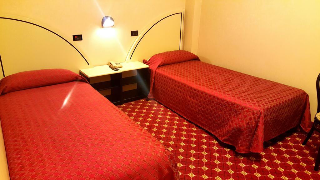Hinterland Hotel Quartu Sant'Elena Bilik gambar