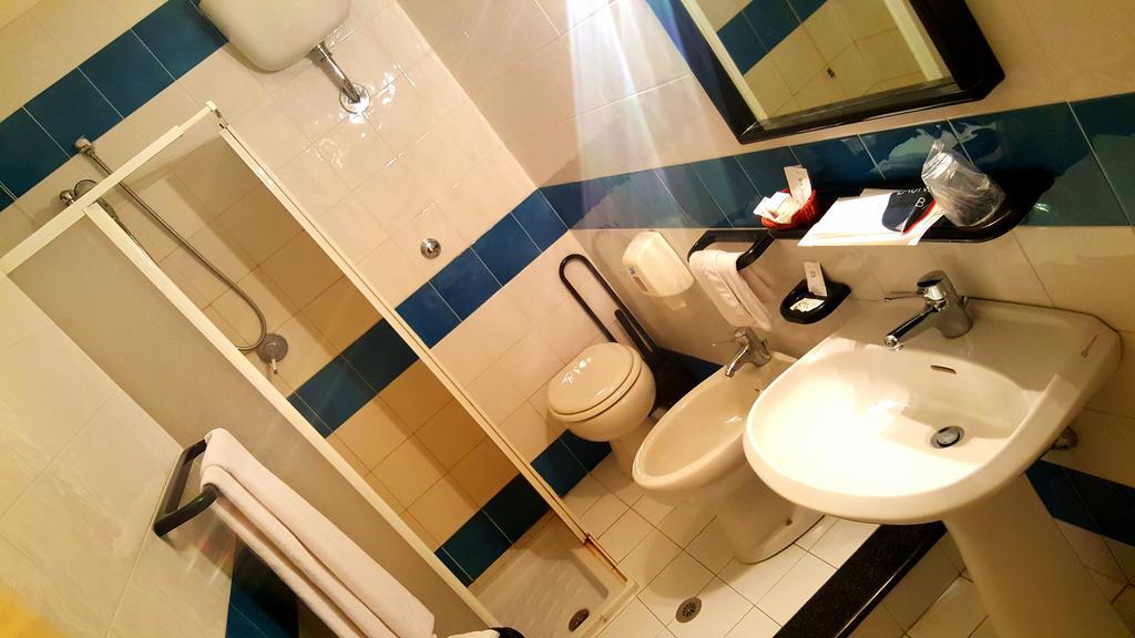 Hinterland Hotel Quartu Sant'Elena Bilik gambar
