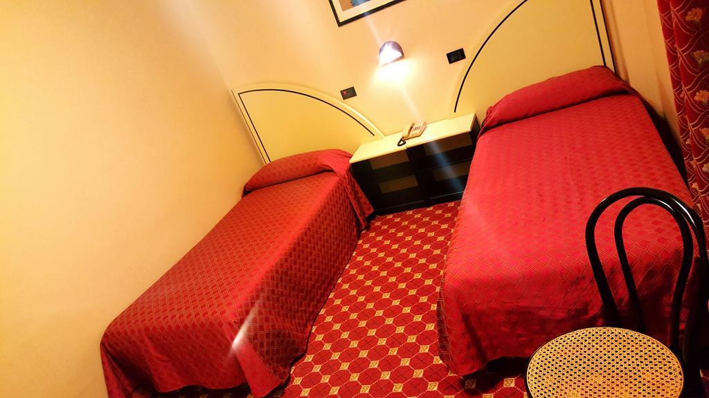 Hinterland Hotel Quartu Sant'Elena Bilik gambar