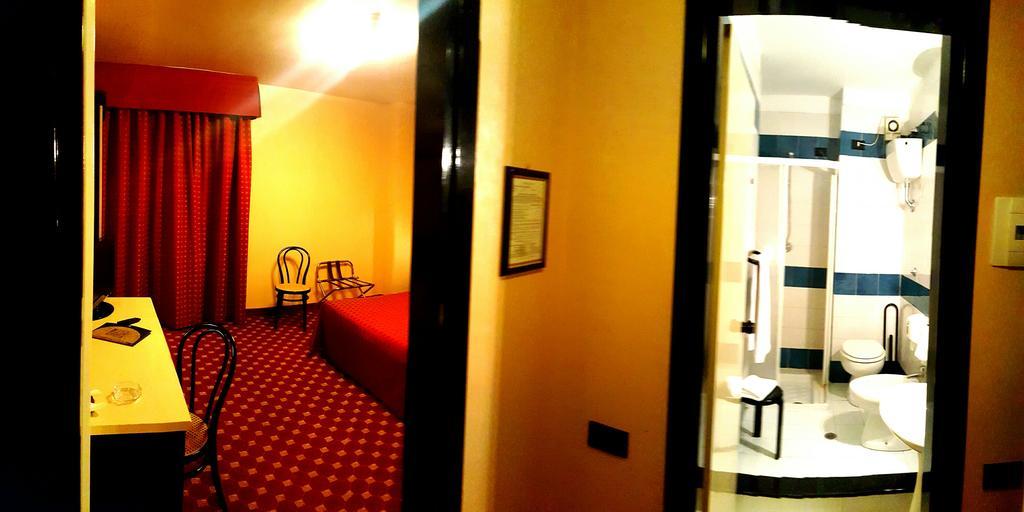 Hinterland Hotel Quartu Sant'Elena Bilik gambar